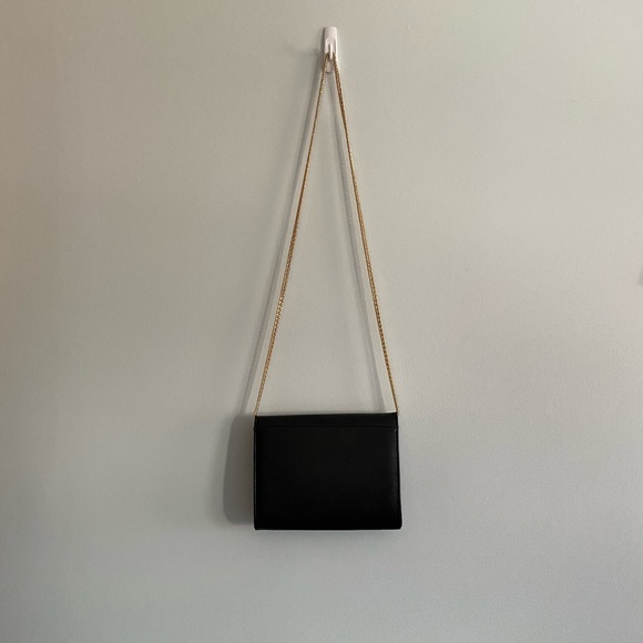 Forever21 vegan leather shoulder chain purse - Picture 2 of 6